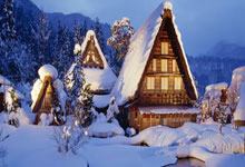 精彩足球赛事，球员全力以赴奋力拼搏