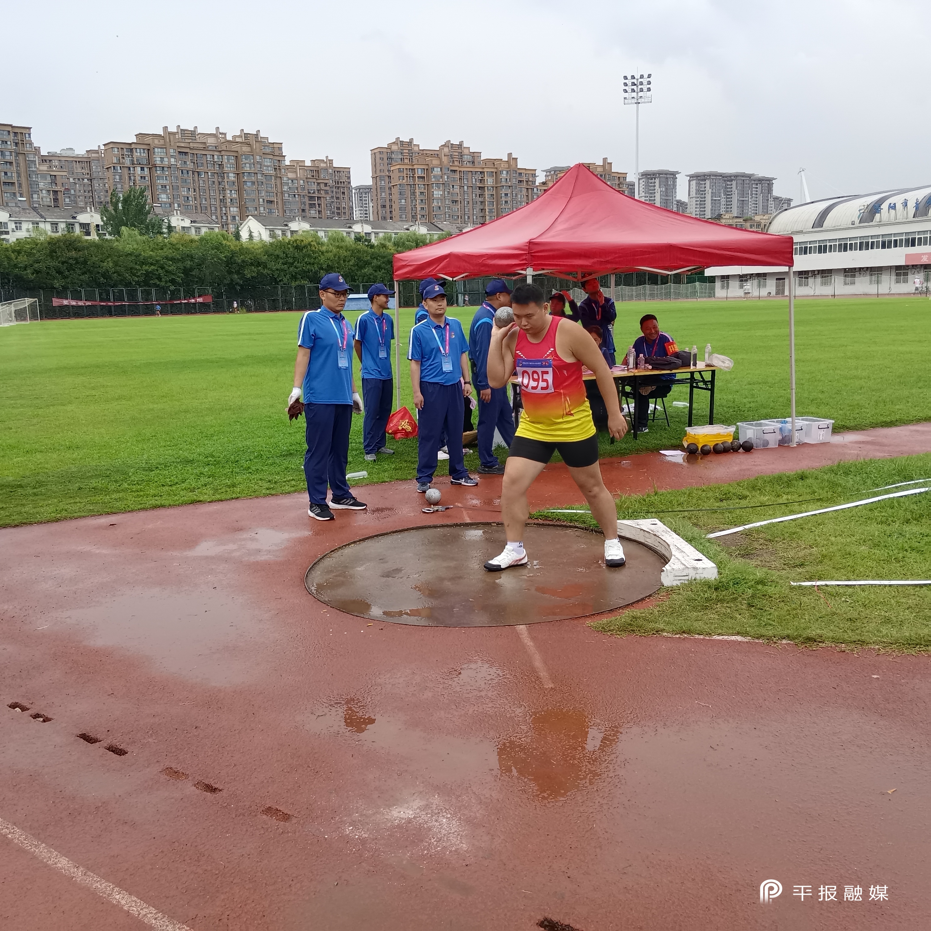 奋勇争先：男子田径比赛诚意对决的简单介绍
