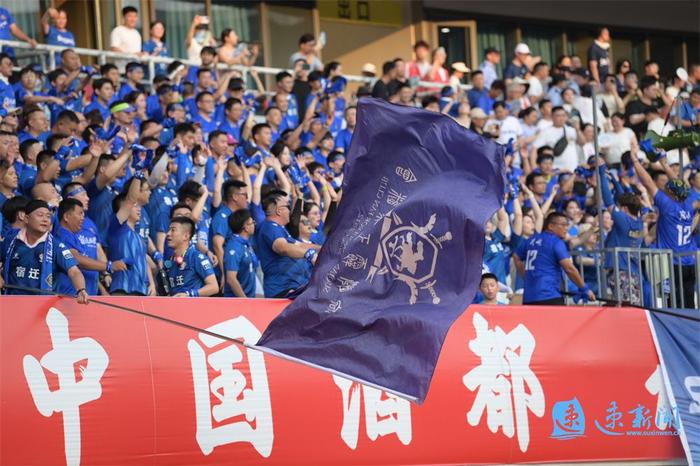 主场作战，在球迷助威声中迎来一场胜利