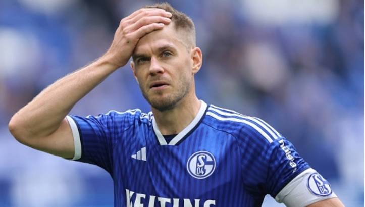 沙尔克遭遇连败,德甲排名不容乐观 沙尔克遭遇连败,德甲排名不容乐观