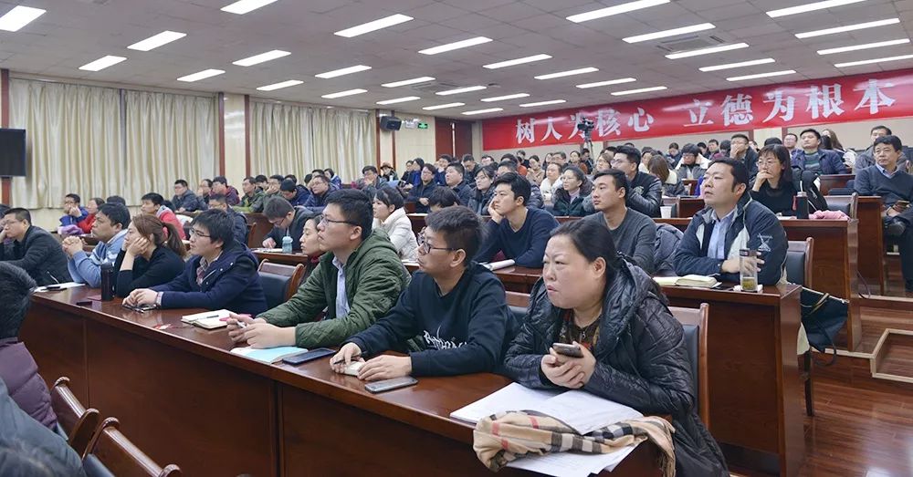 关于球员技术大发,赢得观众掌声的信息 关于球员技术大发,赢得观众掌声的信息