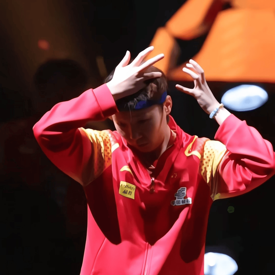 关于精彩瞬间:球员表现飒爽，赢得掌声喝彩的信息