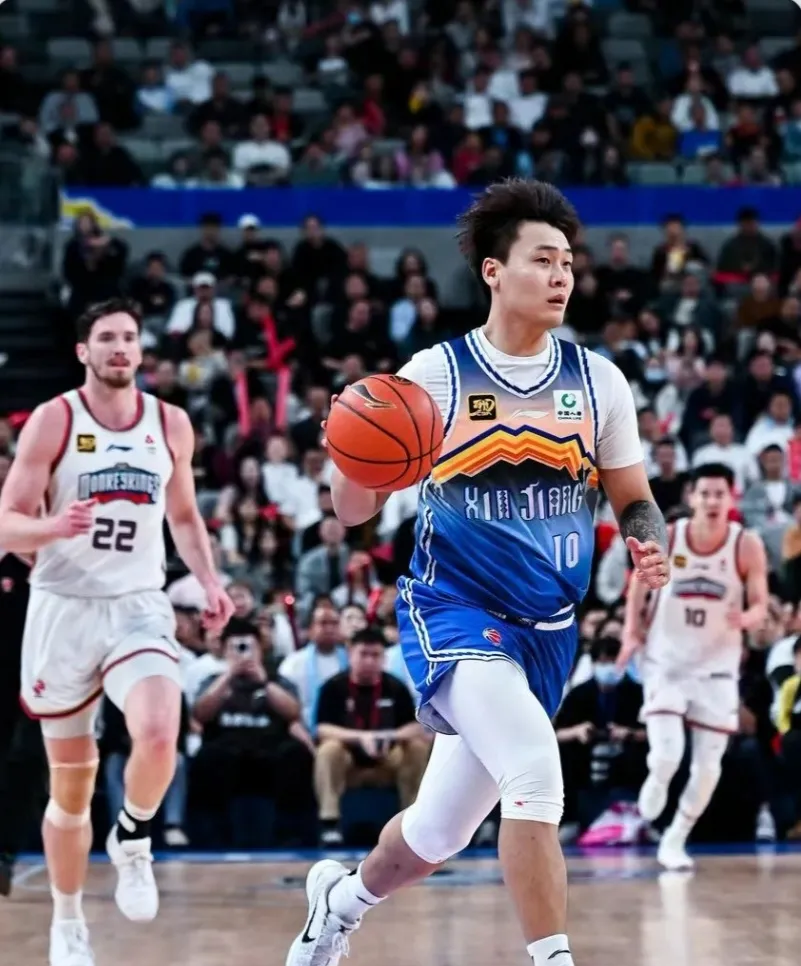 包含新疆队球员受伤离场，影响球队整体实力的词条