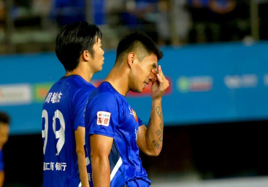 南京队击败浙江，稳居领先位置的简单介绍